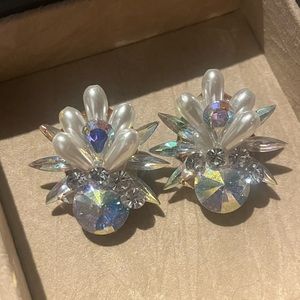 True Vintage 50s 60s Aurora Borealis Pearl Clip On Earrings